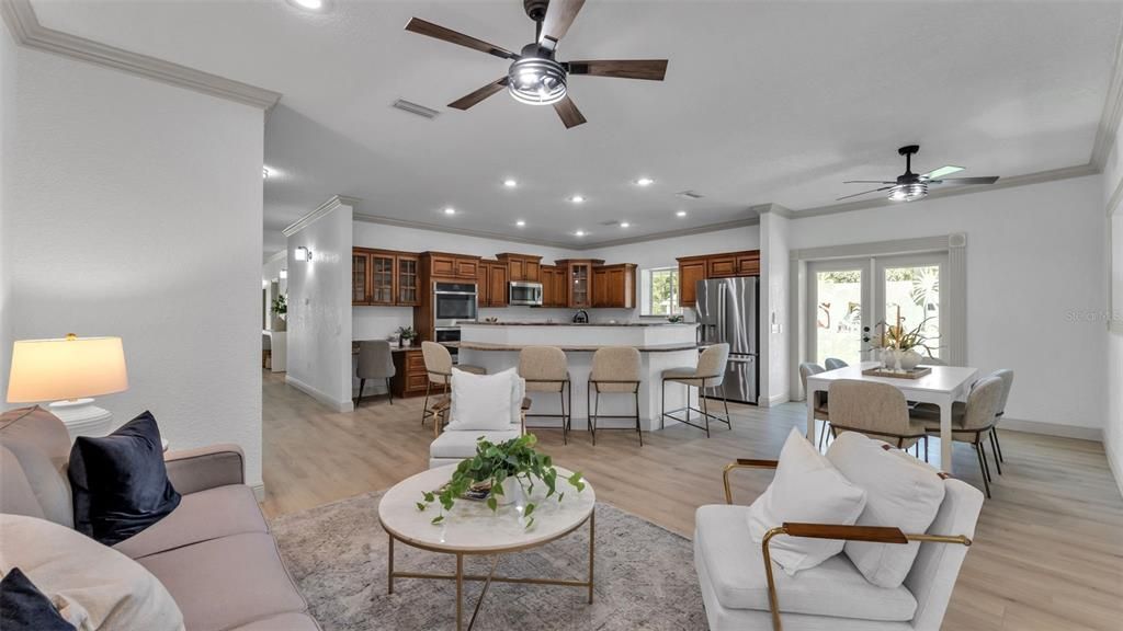 待售: $995,000 (4 贝兹, 4 浴室, 4200 平方英尺)