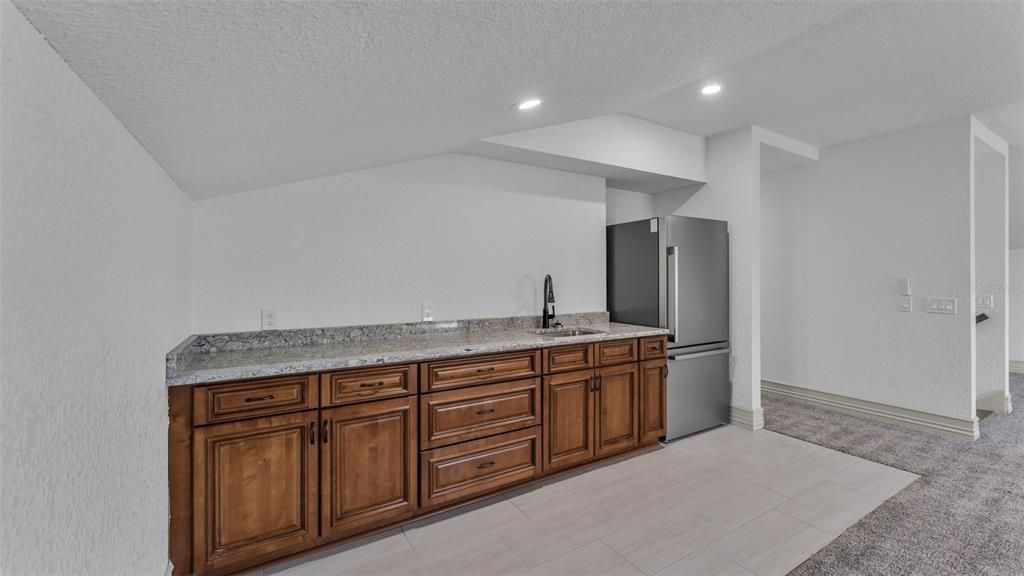 待售: $995,000 (4 贝兹, 4 浴室, 4200 平方英尺)