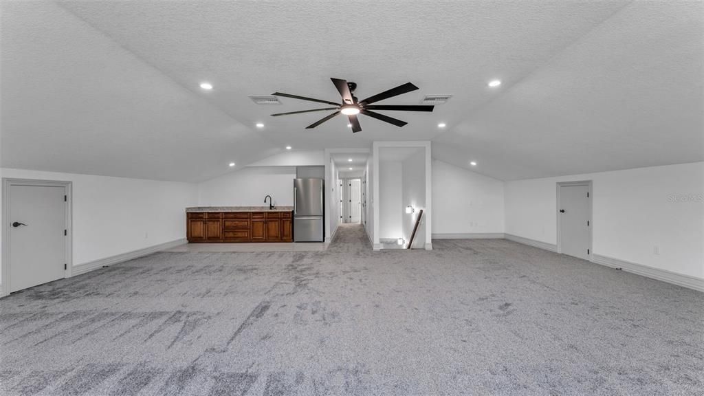 待售: $995,000 (4 贝兹, 4 浴室, 4200 平方英尺)