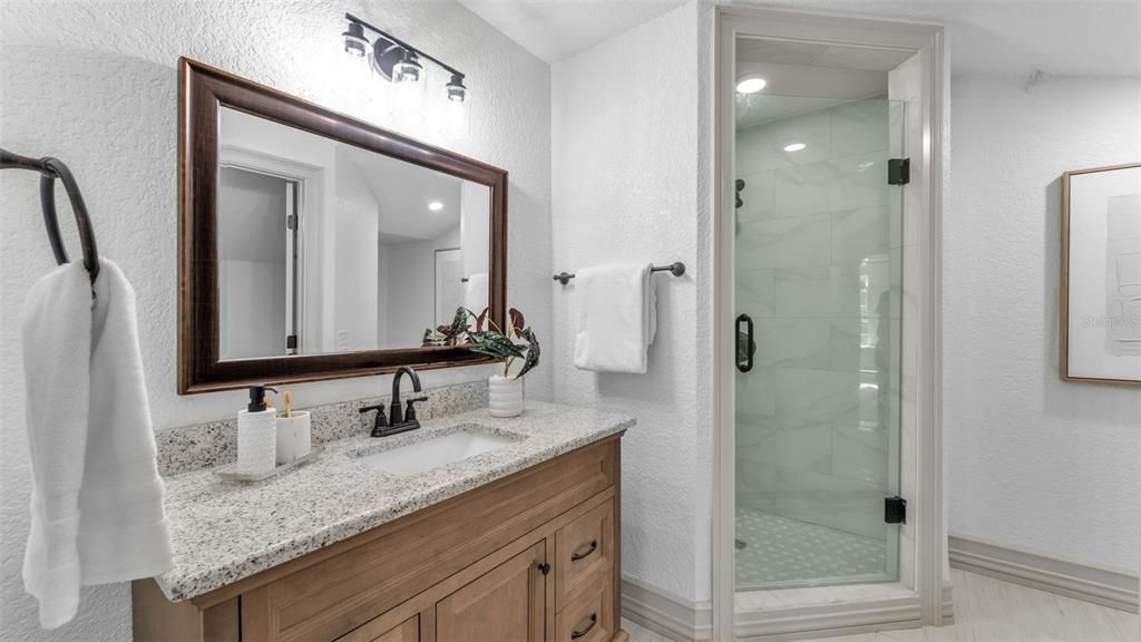 待售: $995,000 (4 贝兹, 4 浴室, 4200 平方英尺)