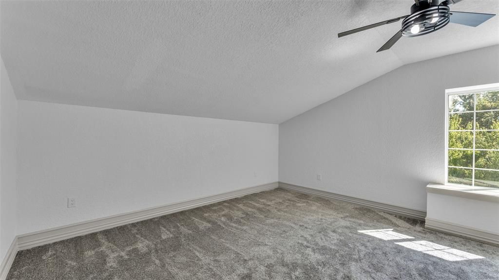 待售: $995,000 (4 贝兹, 4 浴室, 4200 平方英尺)