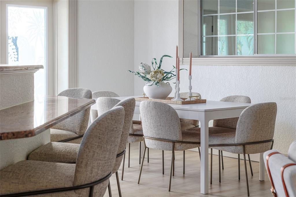 待售: $995,000 (4 贝兹, 4 浴室, 4200 平方英尺)