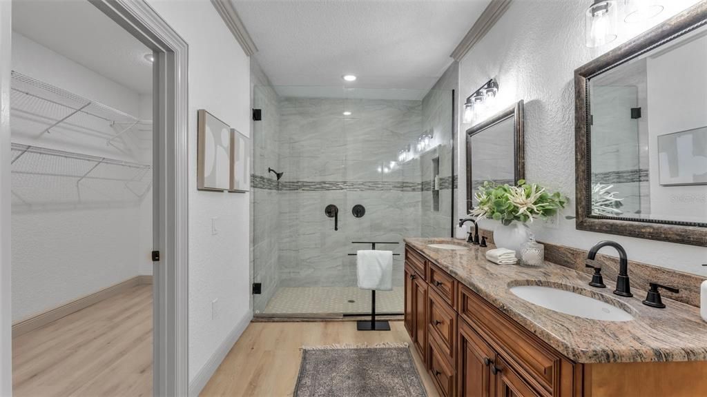 待售: $995,000 (4 贝兹, 4 浴室, 4200 平方英尺)