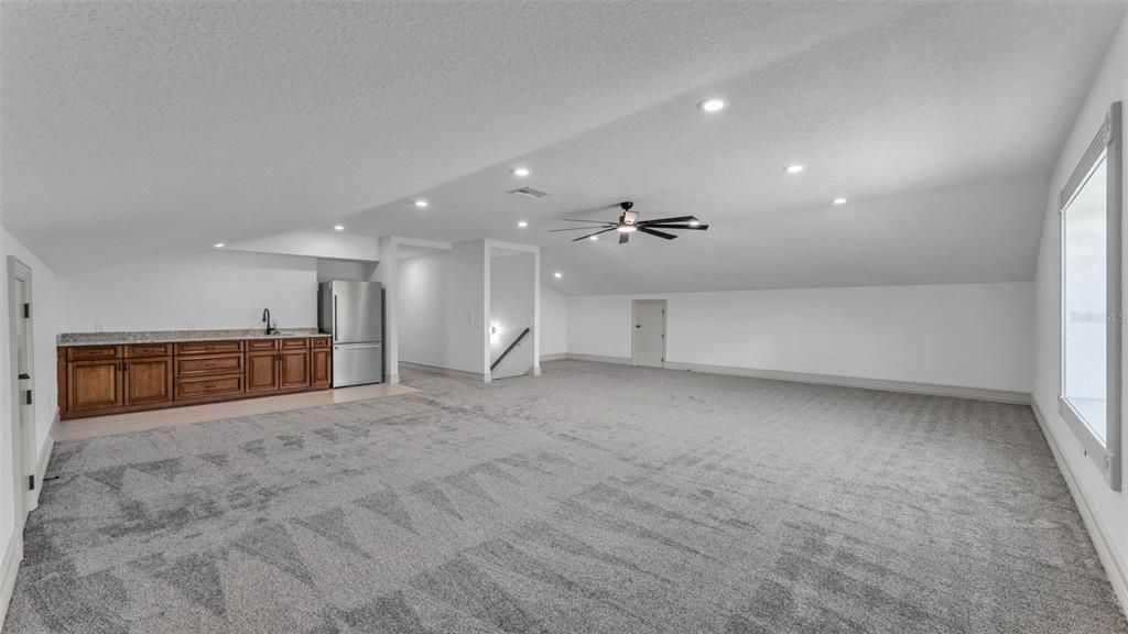 待售: $995,000 (4 贝兹, 4 浴室, 4200 平方英尺)