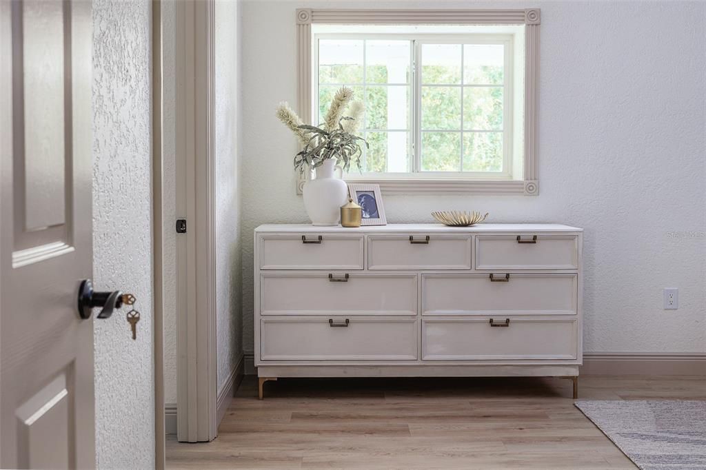 待售: $995,000 (4 贝兹, 4 浴室, 4200 平方英尺)