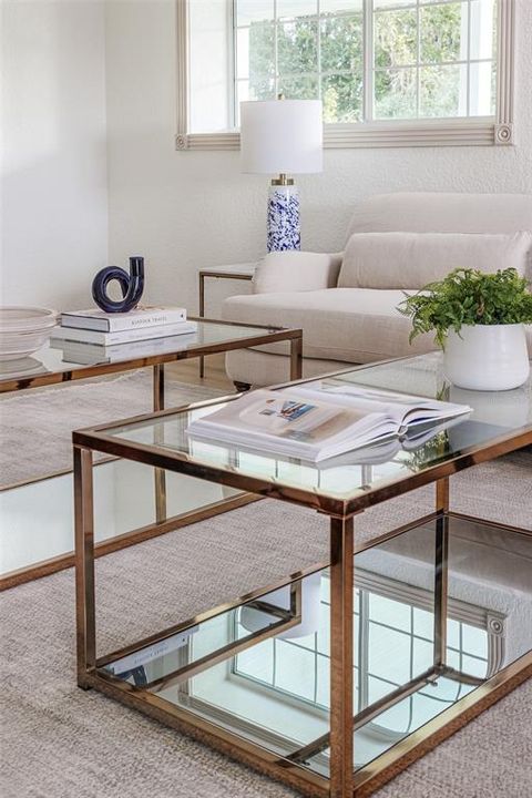 待售: $995,000 (4 贝兹, 4 浴室, 4200 平方英尺)