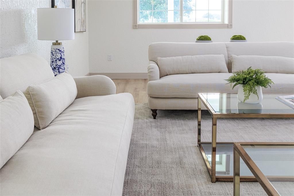 待售: $995,000 (4 贝兹, 4 浴室, 4200 平方英尺)