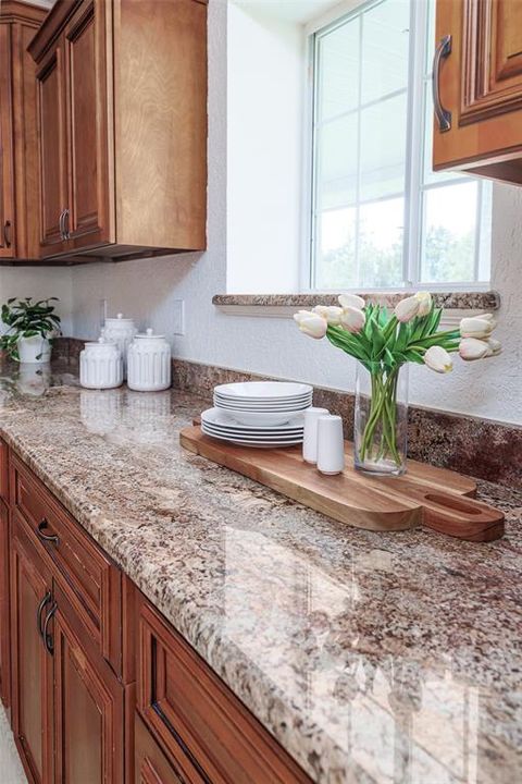 待售: $995,000 (4 贝兹, 4 浴室, 4200 平方英尺)