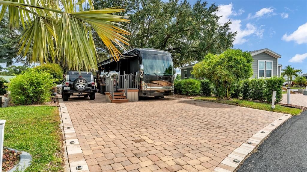 Activo con contrato: $190,000 (0.14 acres)