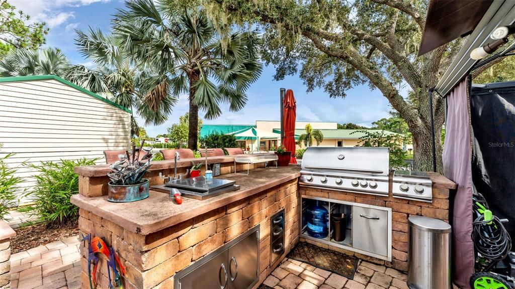 Activo con contrato: $190,000 (0.14 acres)