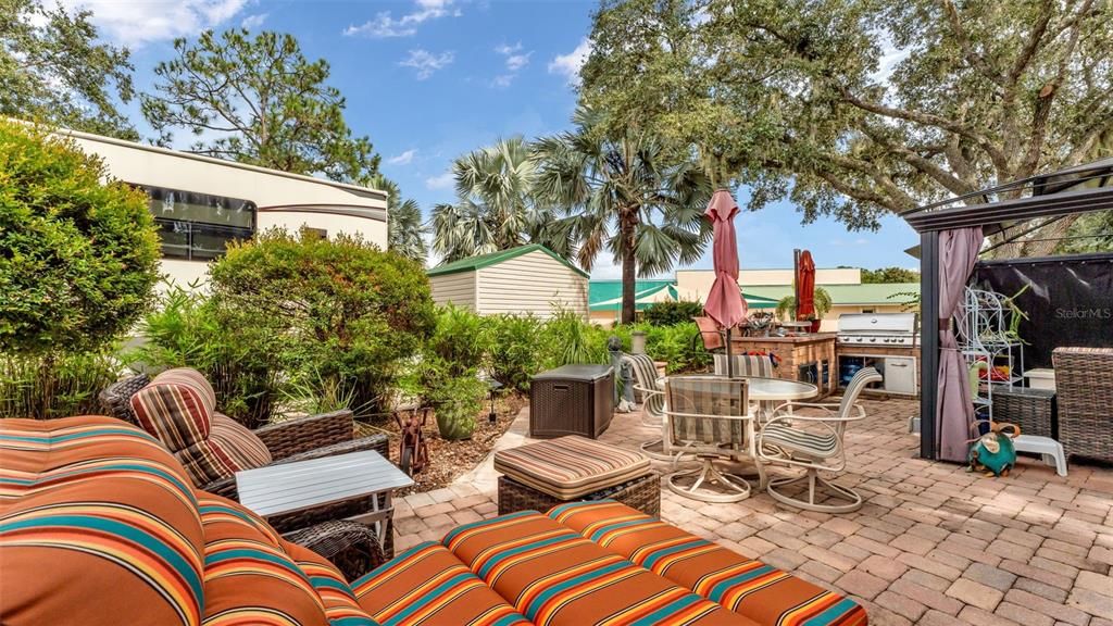 Activo con contrato: $190,000 (0.14 acres)