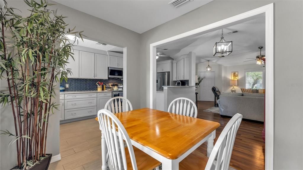 На продажу: $315,000 (3 спален, 2 ванн, 1489 Квадратных фут)