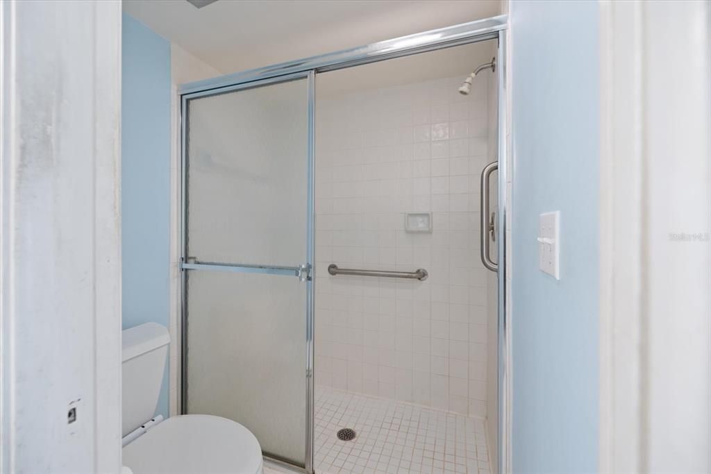 待售: $295,000 (2 贝兹, 2 浴室, 1031 平方英尺)