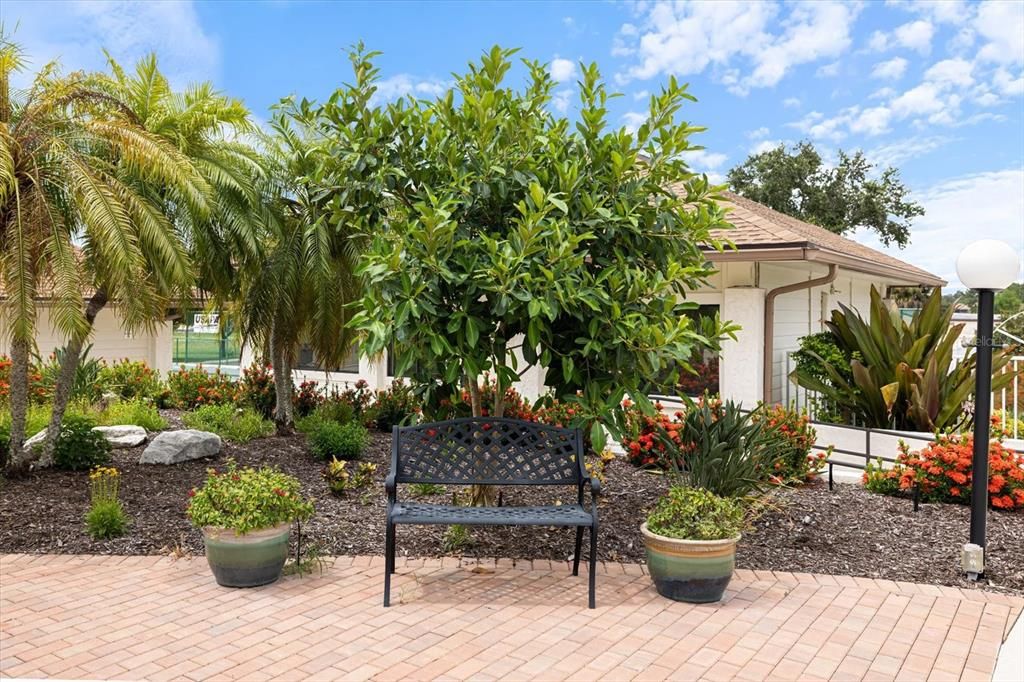 待售: $295,000 (2 贝兹, 2 浴室, 1031 平方英尺)