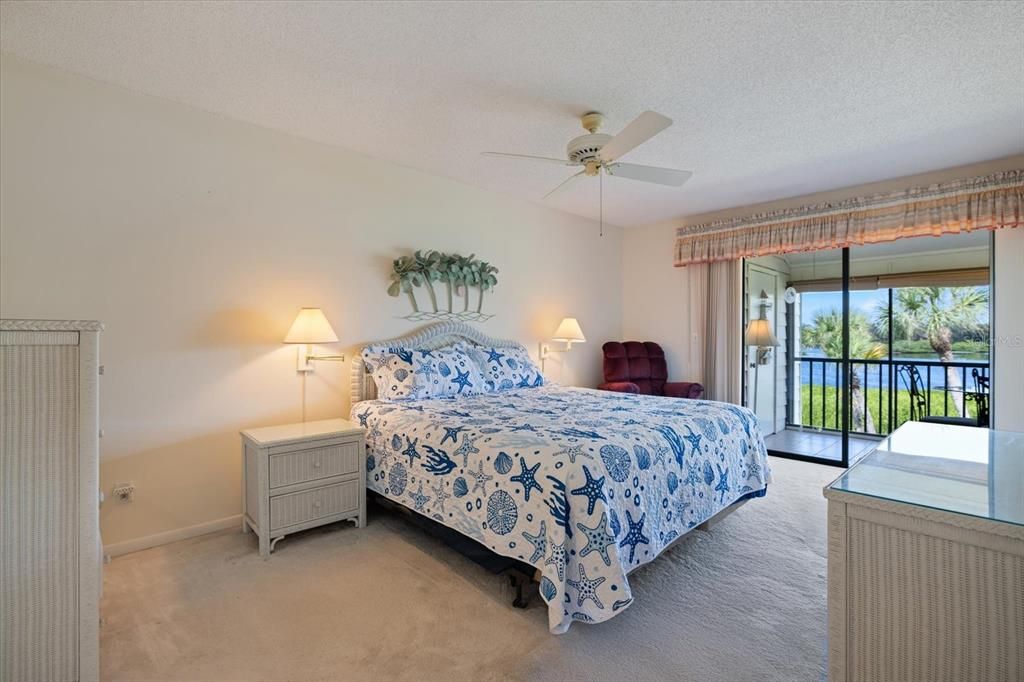 待售: $295,000 (2 贝兹, 2 浴室, 1031 平方英尺)