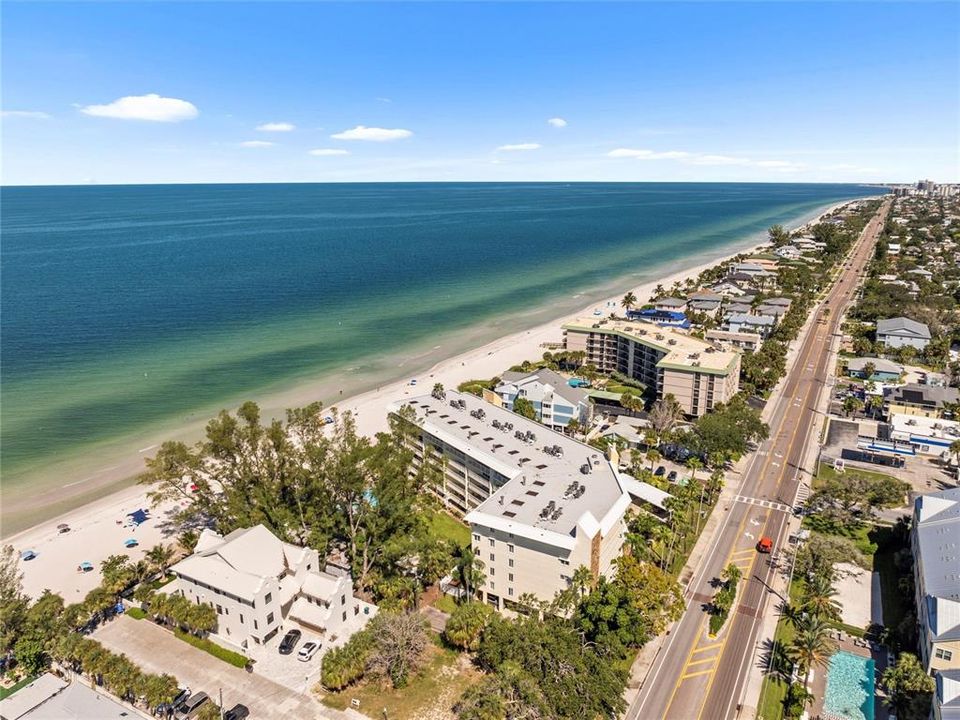 For Sale: $1,099,900 (3 beds, 2 baths, 1530 Square Feet)