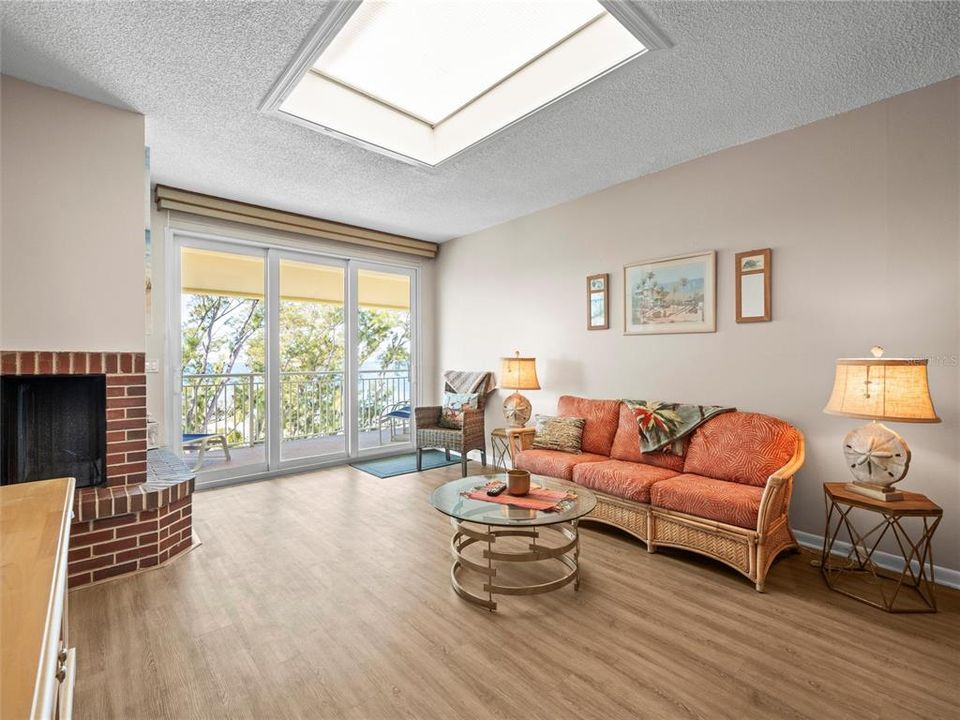 For Sale: $1,099,900 (3 beds, 2 baths, 1530 Square Feet)