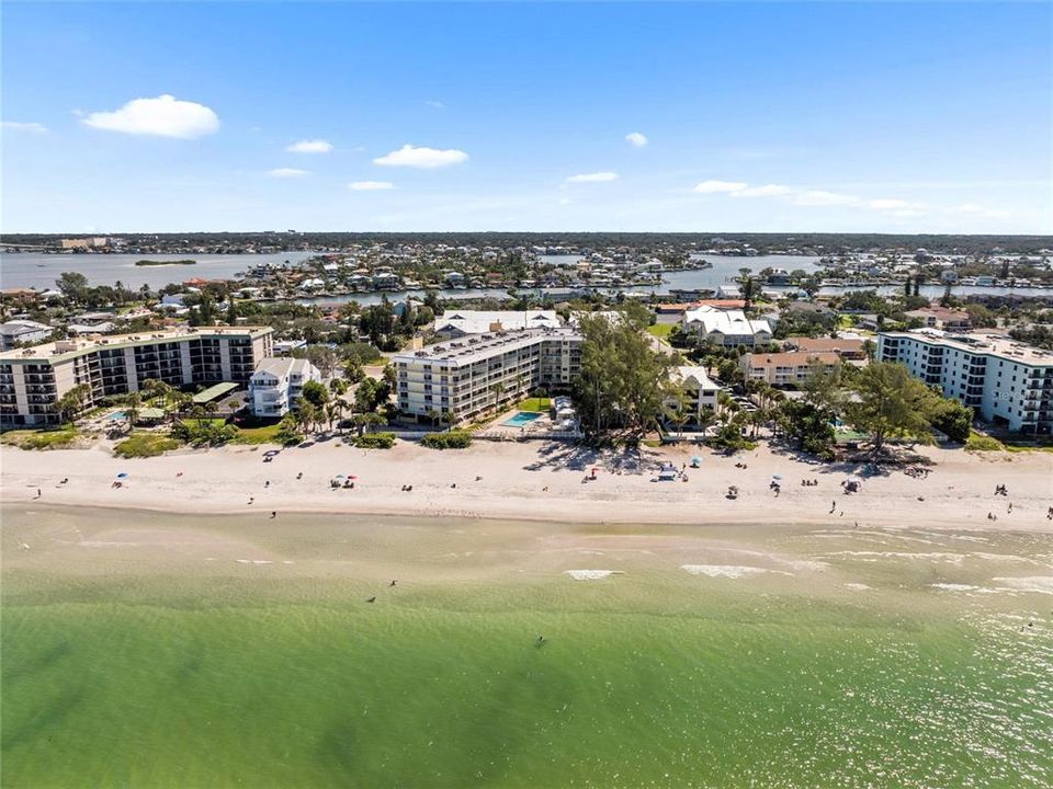 For Sale: $1,099,900 (3 beds, 2 baths, 1530 Square Feet)