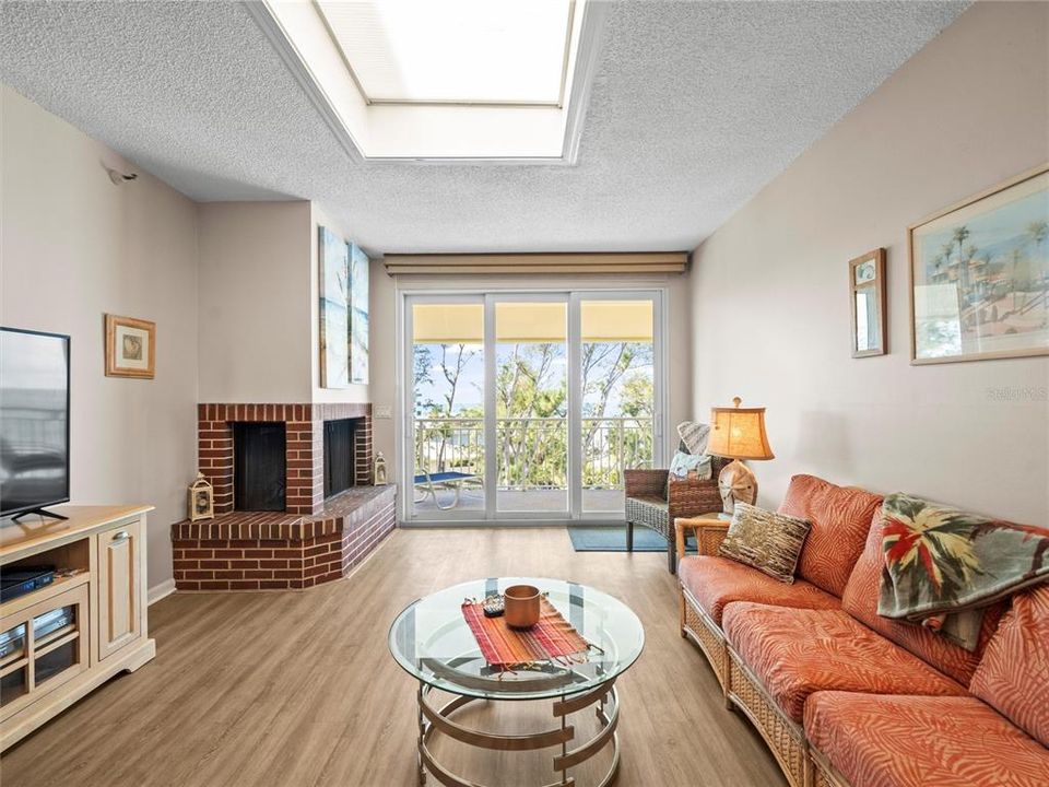 For Sale: $1,099,900 (3 beds, 2 baths, 1530 Square Feet)