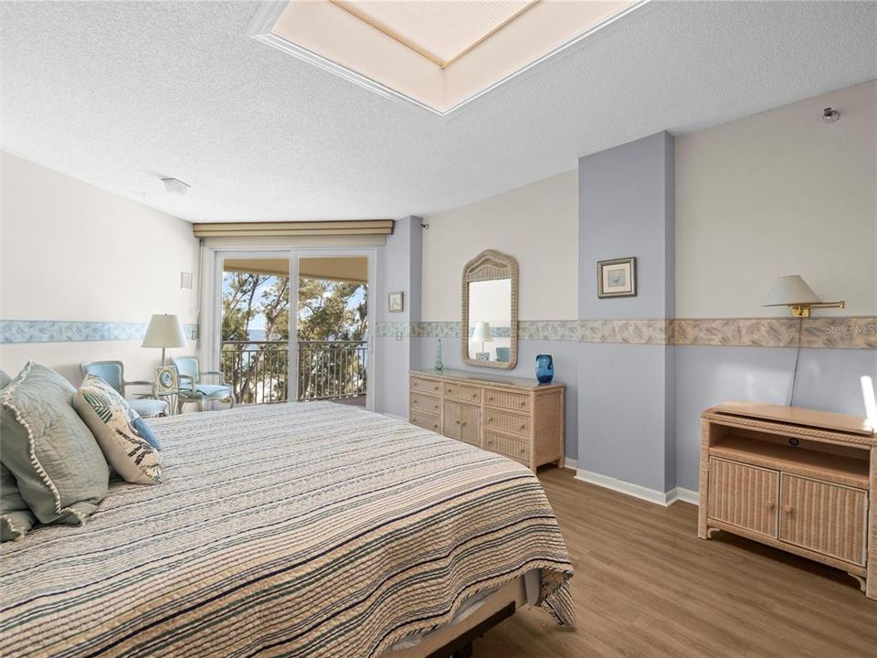 For Sale: $1,099,900 (3 beds, 2 baths, 1530 Square Feet)