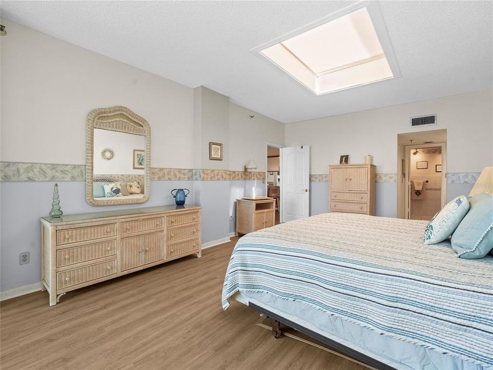 For Sale: $1,099,900 (3 beds, 2 baths, 1530 Square Feet)