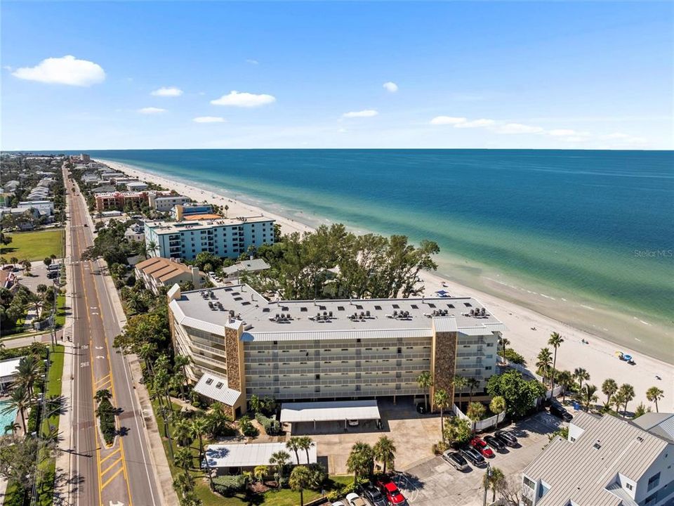 For Sale: $1,099,900 (3 beds, 2 baths, 1530 Square Feet)