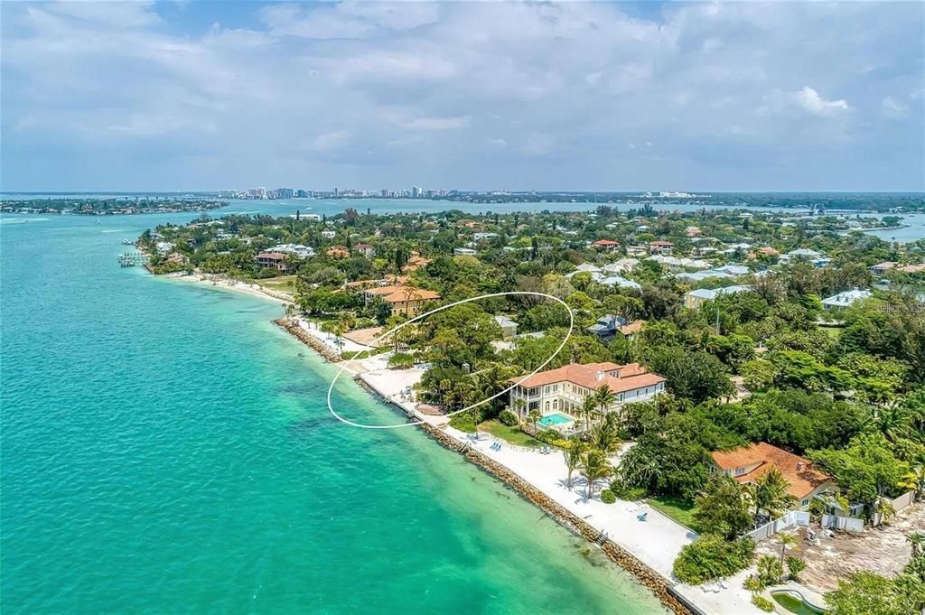 На продажу: $8,500,000 (0.86 acres)