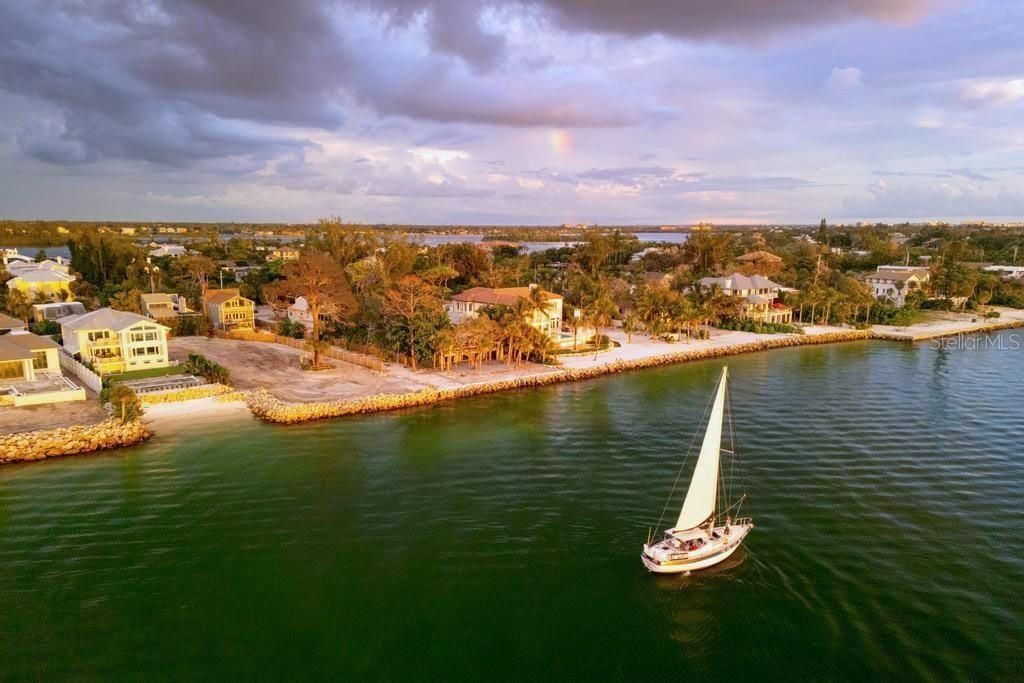 На продажу: $8,500,000 (0.86 acres)