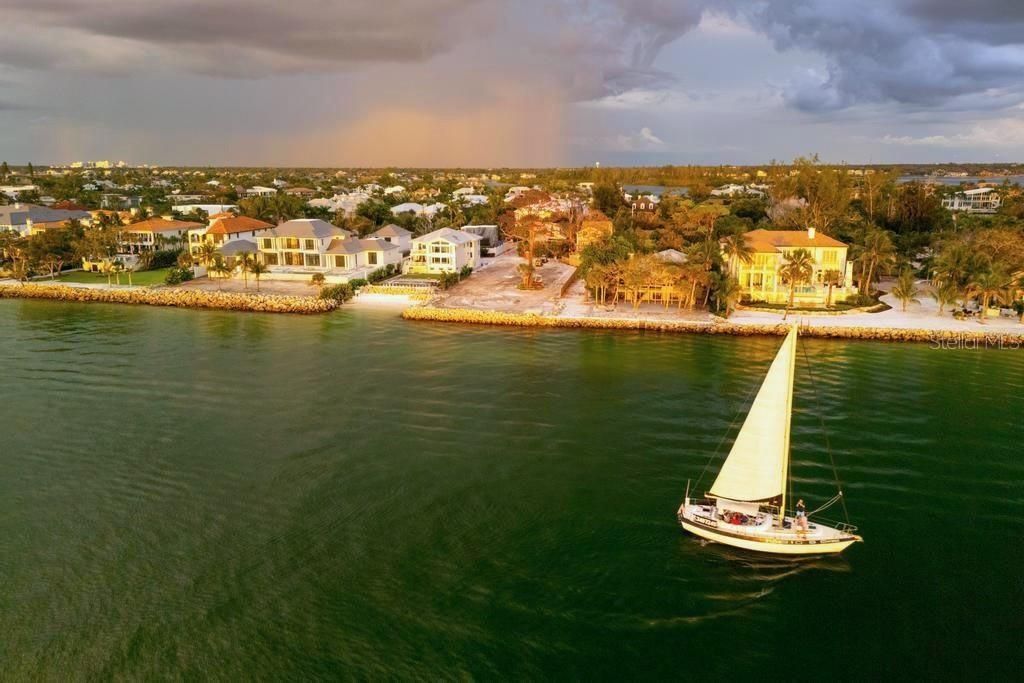 На продажу: $8,500,000 (0.86 acres)