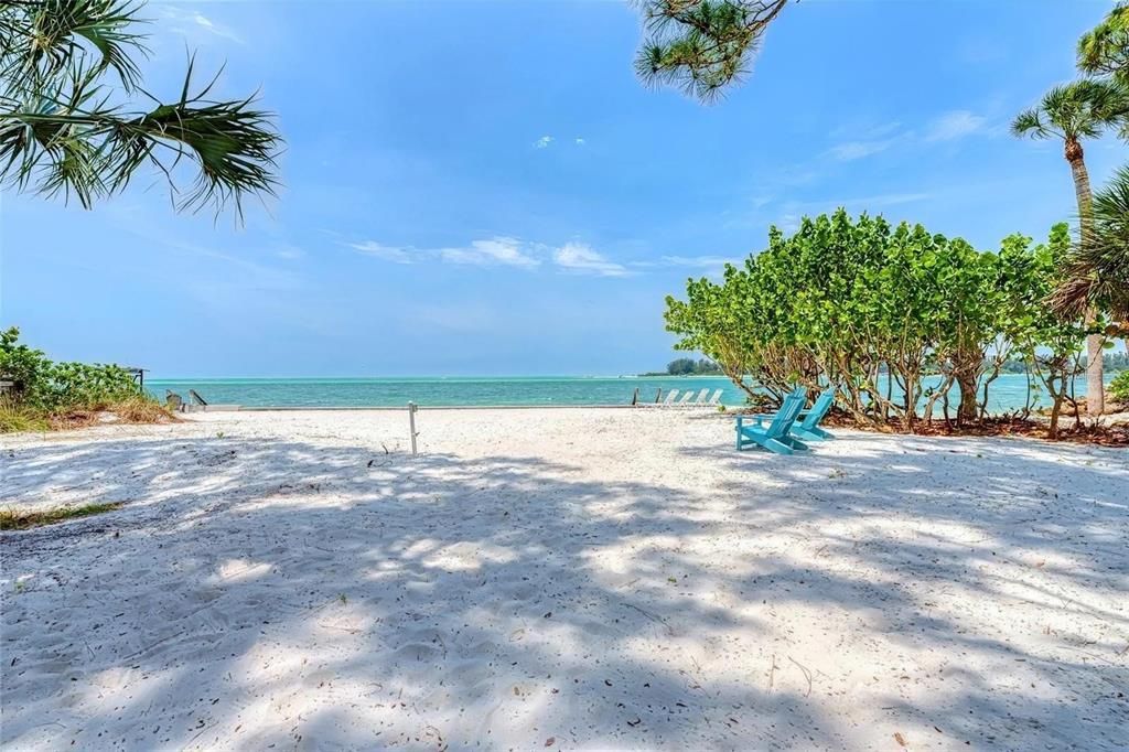 На продажу: $8,500,000 (0.86 acres)