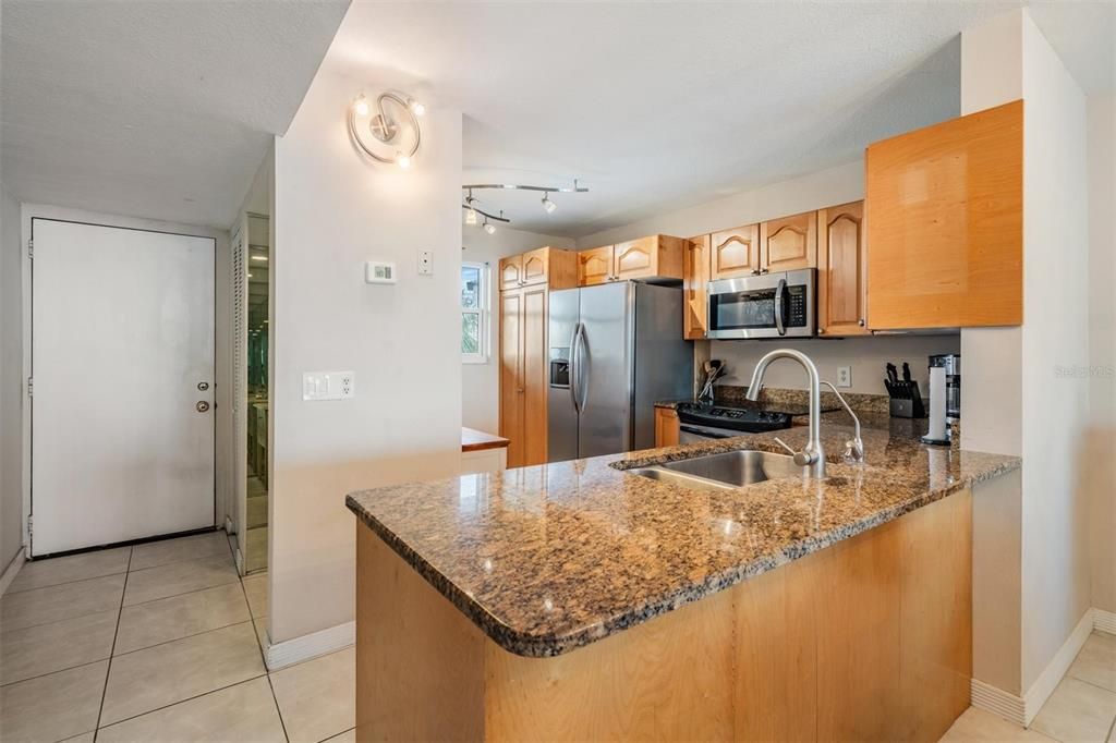 Activo con contrato: $3,000 (2 camas, 2 baños, 1025 Pies cuadrados)