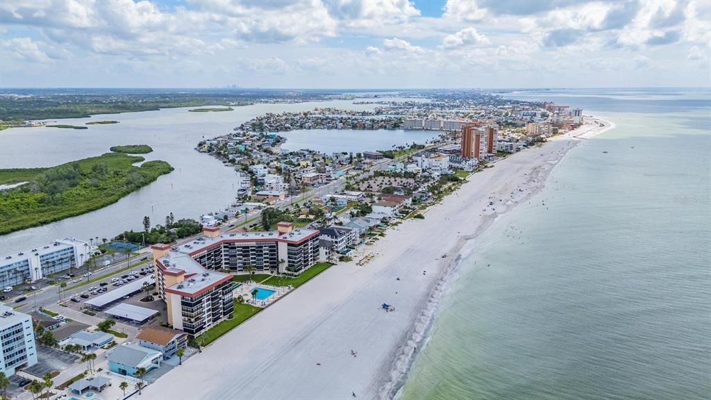 Activo con contrato: $3,000 (2 camas, 2 baños, 1025 Pies cuadrados)