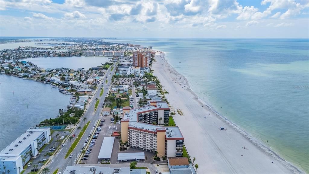 Activo con contrato: $3,000 (2 camas, 2 baños, 1025 Pies cuadrados)