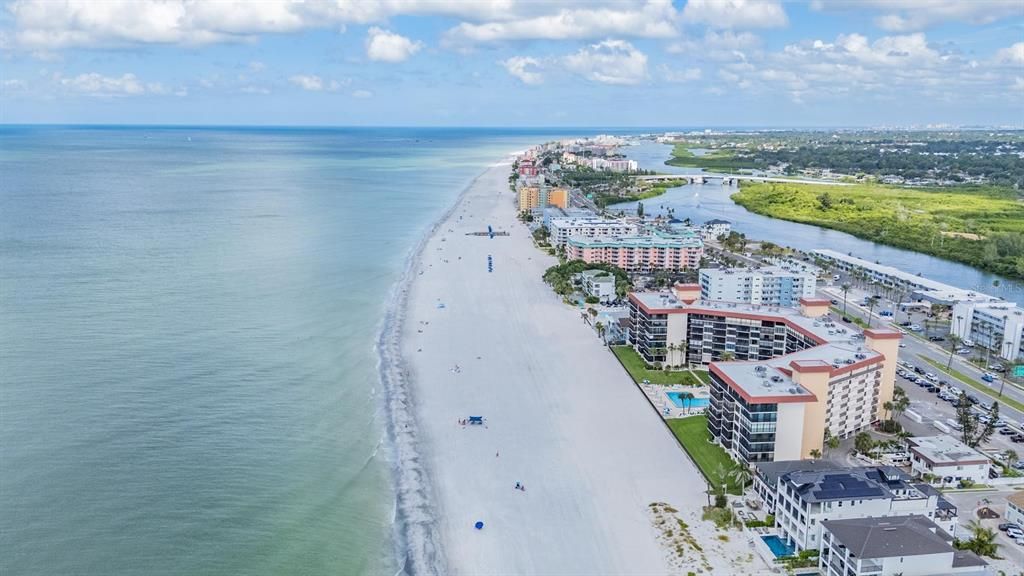 Activo con contrato: $3,000 (2 camas, 2 baños, 1025 Pies cuadrados)