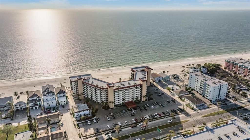 Activo con contrato: $3,000 (2 camas, 2 baños, 1025 Pies cuadrados)