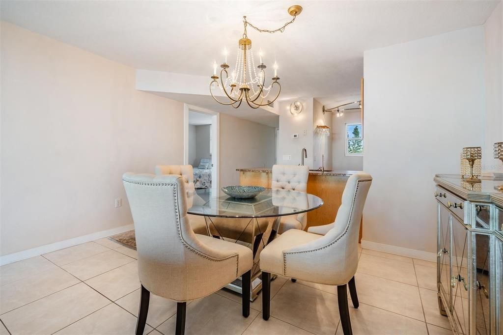 Activo con contrato: $3,000 (2 camas, 2 baños, 1025 Pies cuadrados)