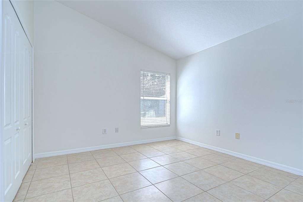 Под контрактом: $384,900 (4 спален, 3 ванн, 1806 Квадратных фут)