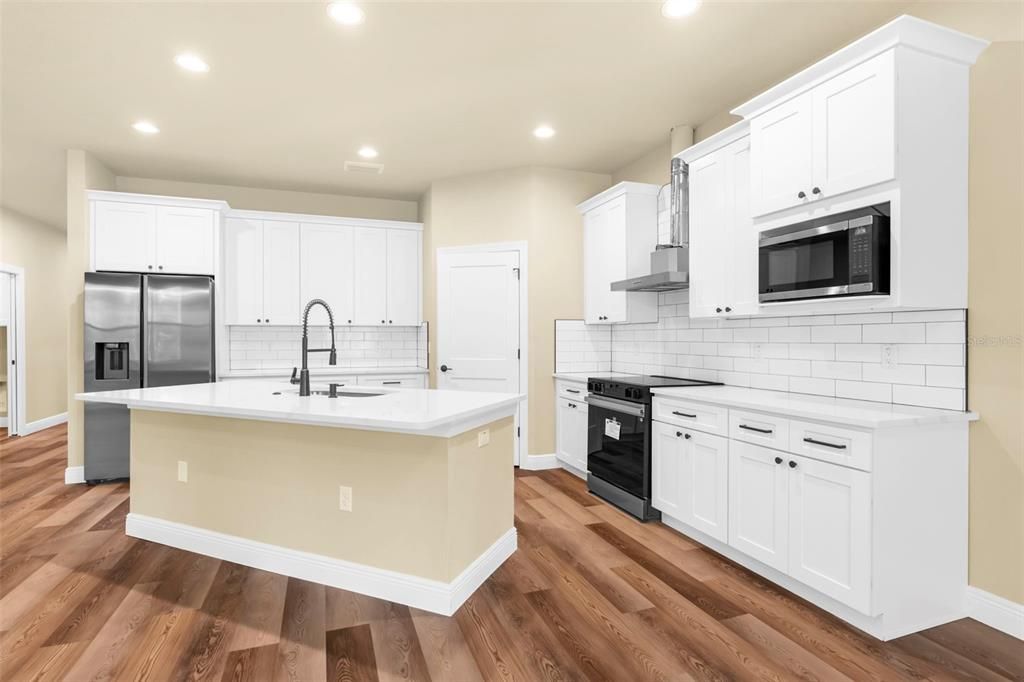 На продажу: $438,900 (4 спален, 2 ванн, 2166 Квадратных фут)