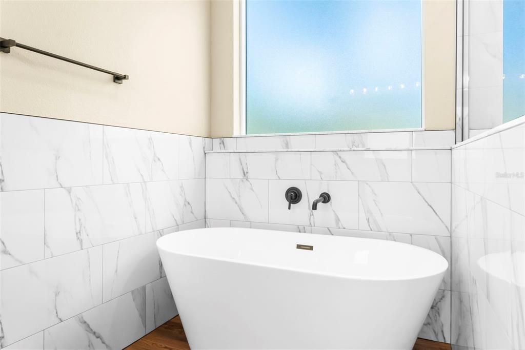 На продажу: $438,900 (4 спален, 2 ванн, 2166 Квадратных фут)