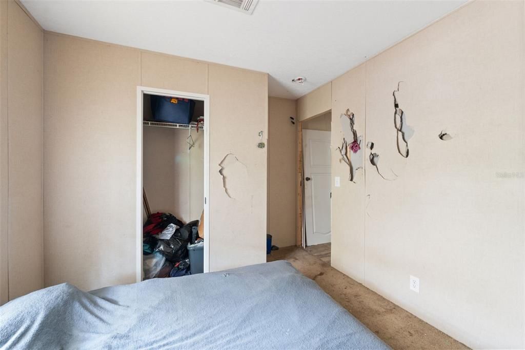 For Sale: $198,000 (3 beds, 2 baths, 1296 Square Feet)