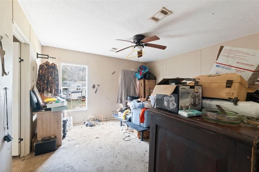 For Sale: $198,000 (3 beds, 2 baths, 1296 Square Feet)