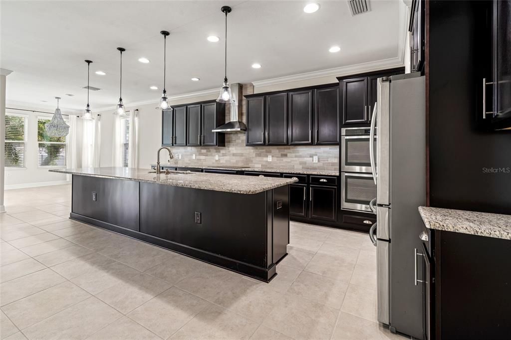 Active With Contract: $599,000 (4 beds, 3 baths, 2933 Square Feet)