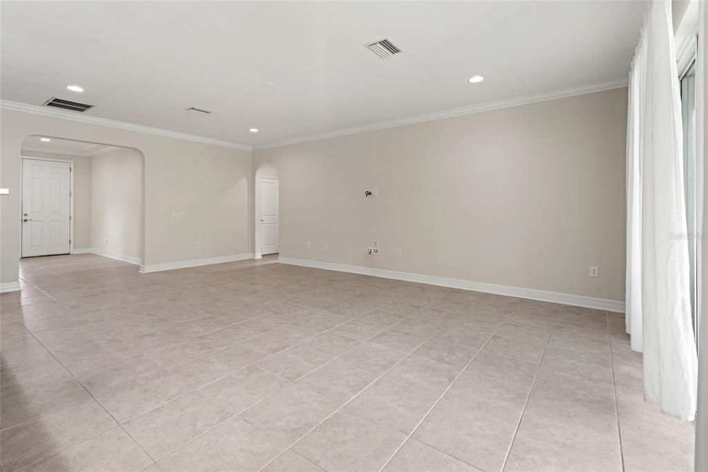 Active With Contract: $599,000 (4 beds, 3 baths, 2933 Square Feet)