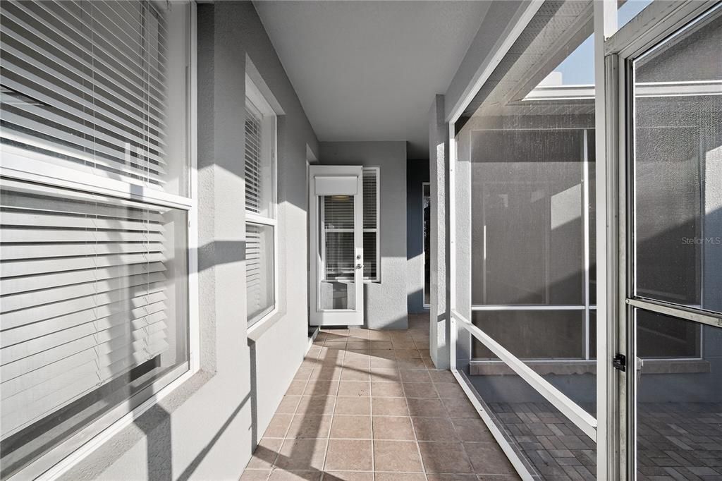 Activo con contrato: $439,000 (4 camas, 2 baños, 2227 Pies cuadrados)