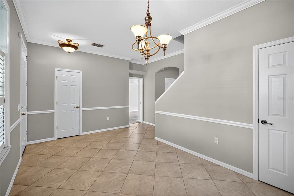 Activo con contrato: $439,000 (4 camas, 2 baños, 2227 Pies cuadrados)