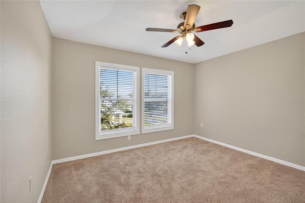 Activo con contrato: $439,000 (4 camas, 2 baños, 2227 Pies cuadrados)