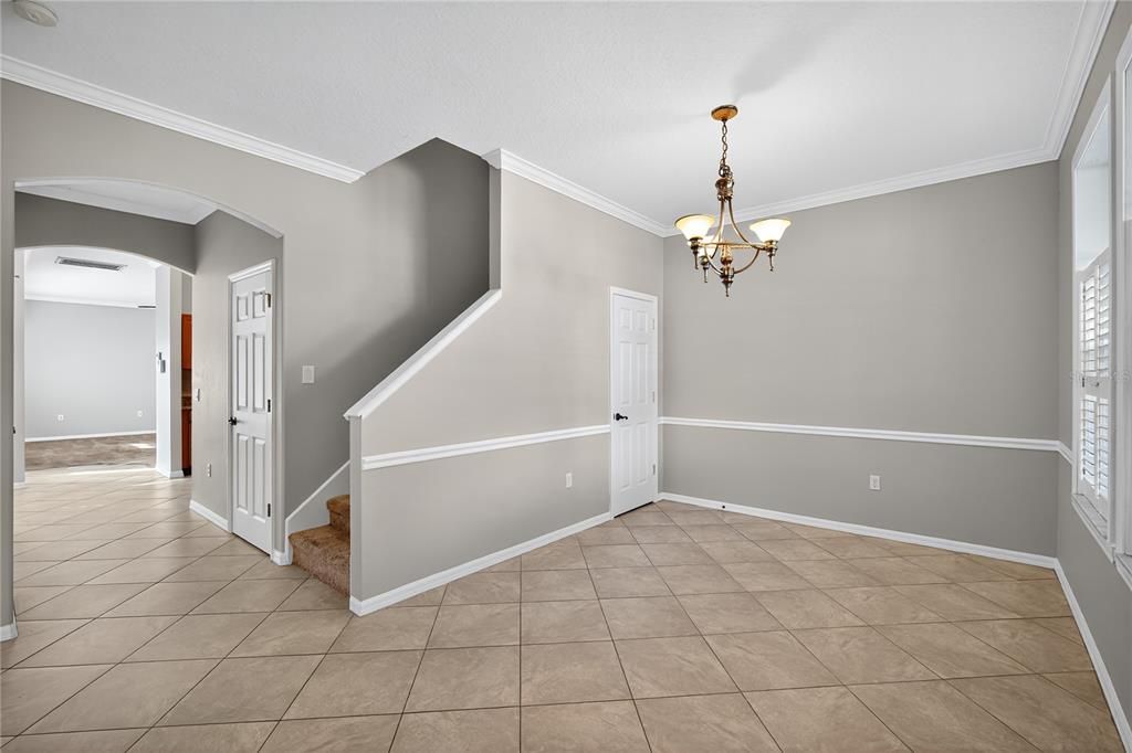 Activo con contrato: $439,000 (4 camas, 2 baños, 2227 Pies cuadrados)