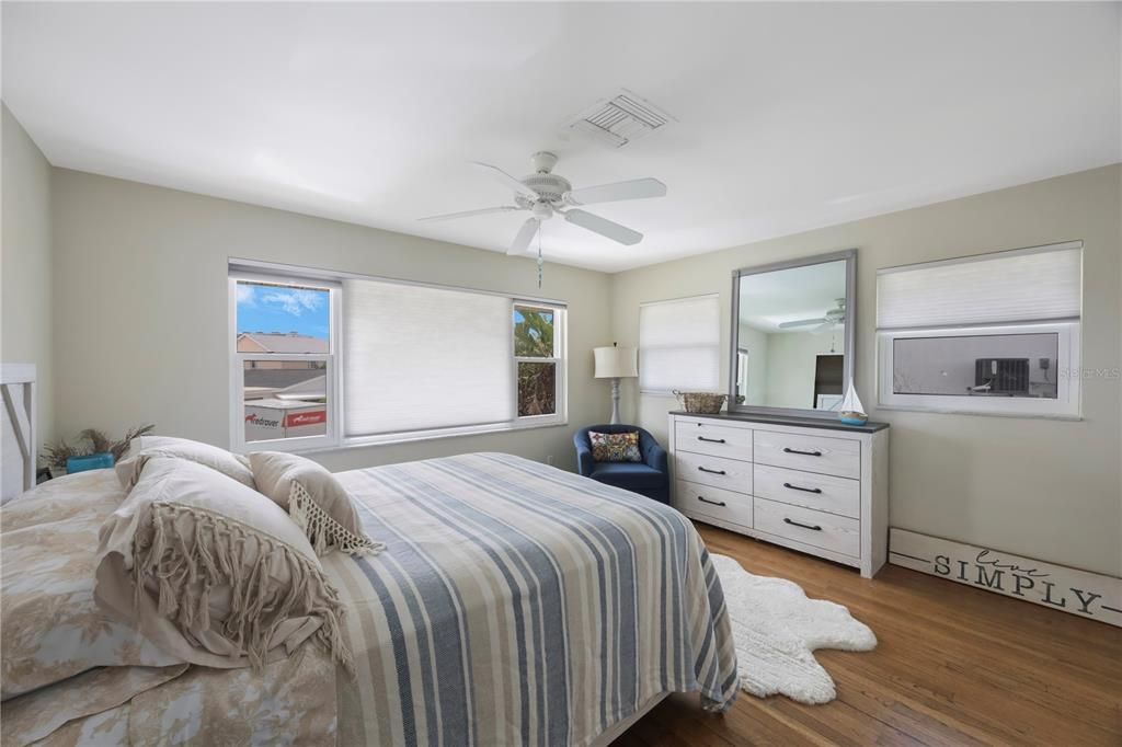 For Sale: $1,250,000 (3 beds, 3 baths, 2309 Square Feet)