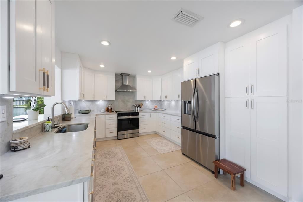 For Sale: $1,250,000 (3 beds, 3 baths, 2309 Square Feet)