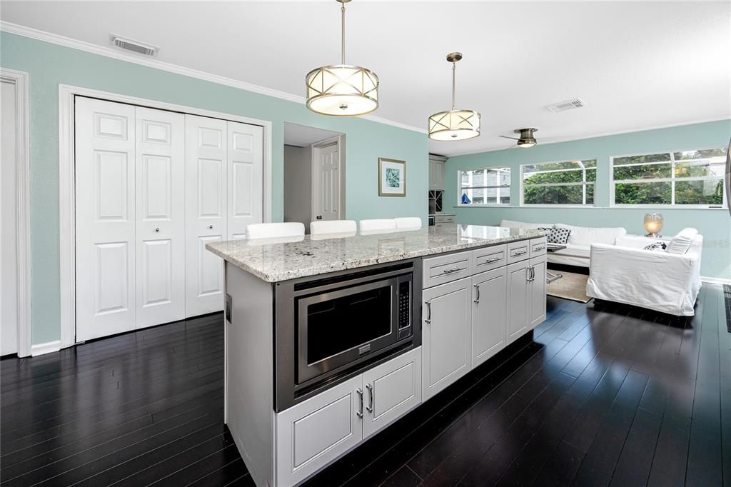 待售: $925,000 (4 贝兹, 3 浴室, 2942 平方英尺)